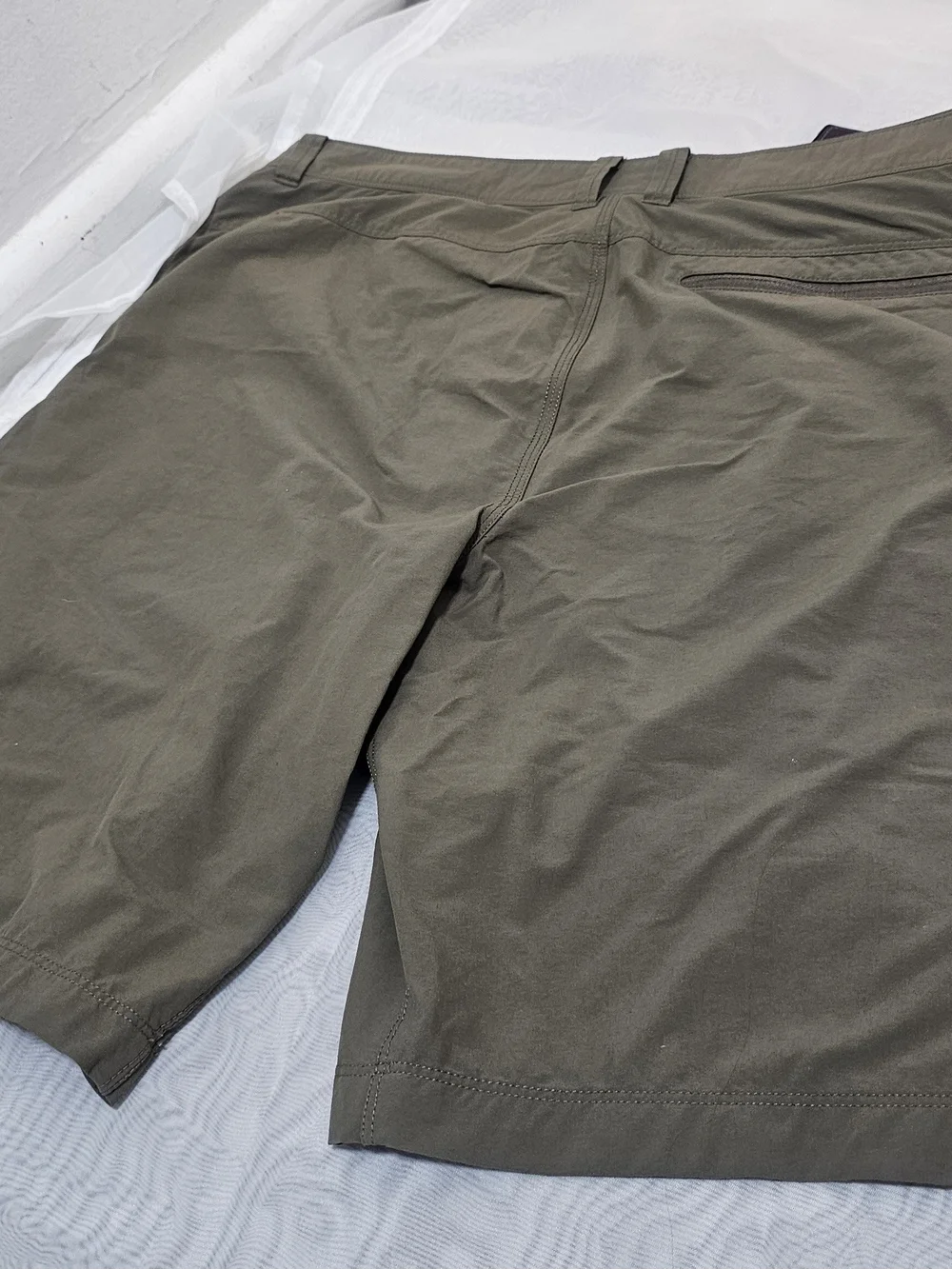 The North Face Men’s Olive Green Cargo Shorts Flat Front Button Zip Logo Size 38